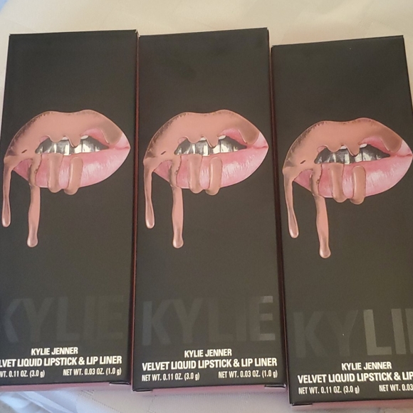 1 Kylie Jenner Bare Velvet Lipstick - Picture 6 of 7